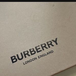 Burberry infant girl